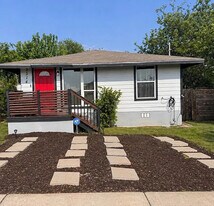 2514 Valencia in San Antonio, TX - Building Photo