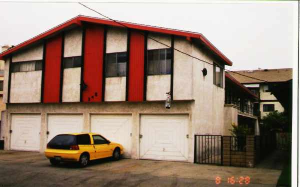 348 Cerritos Ave in Long Beach, CA - Foto de edificio - Building Photo