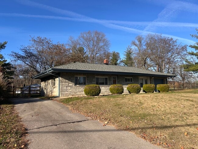 3845 Round Bottom Rd in Cincinnati, OH - Building Photo - Building Photo