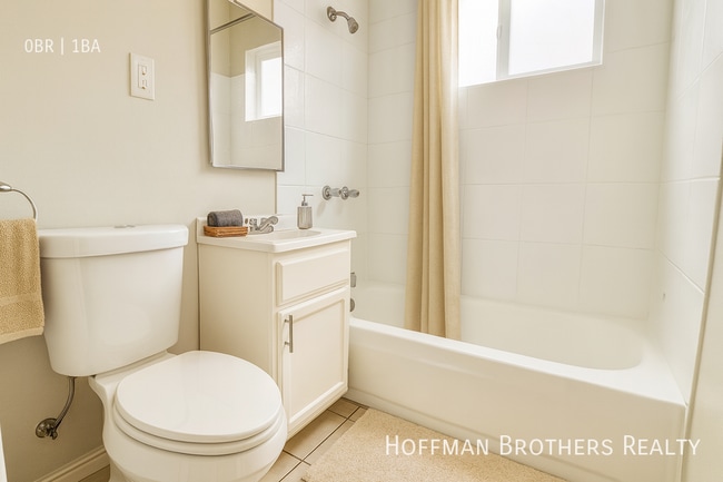 5606 S Figueroa St in Los Angeles, CA - Building Photo - Building Photo