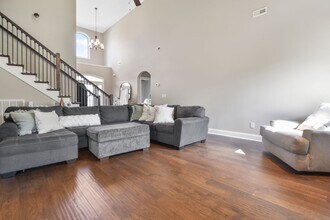 1242 Ridge Meadow Dr in Clarksville, TN - Building Photo - Building Photo