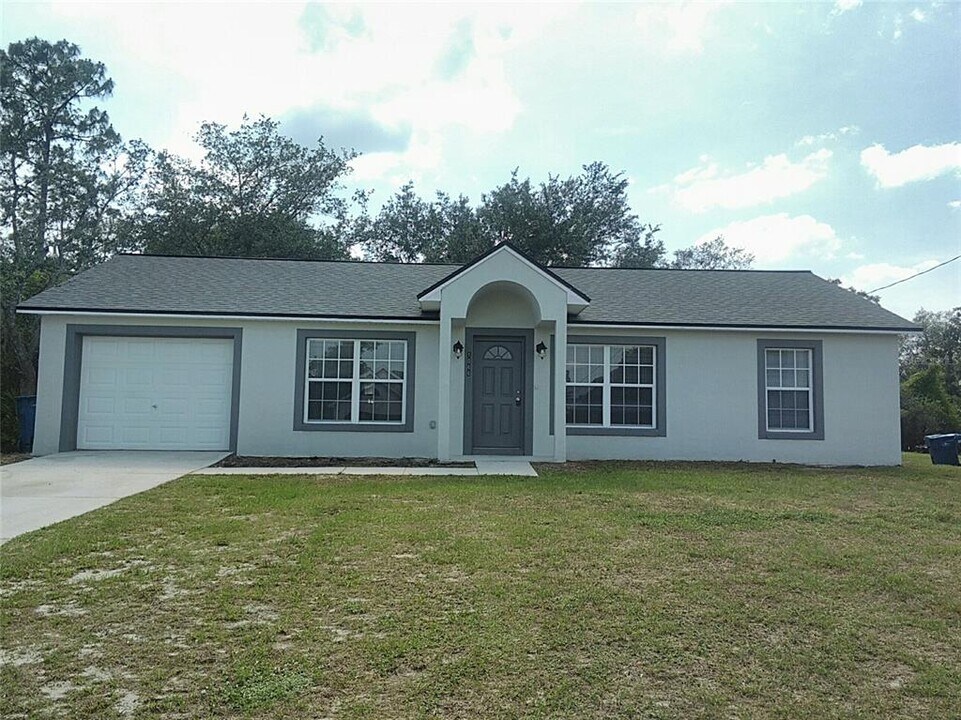 1066 9th Ave in DeLand, FL - Building Photo