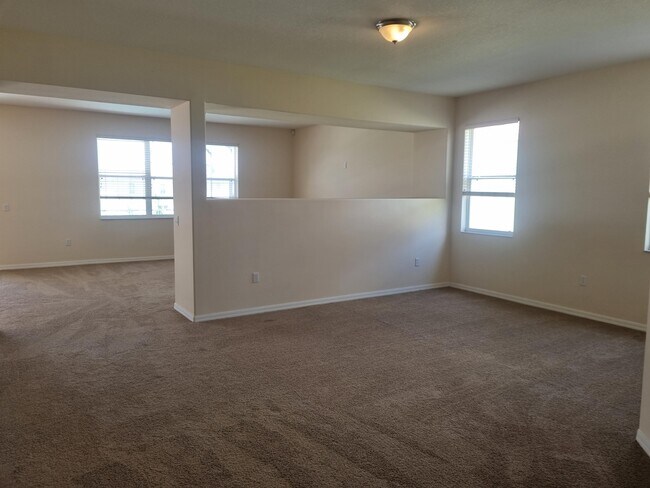 311 Aster Dr in Davenport, FL - Building Photo - Building Photo