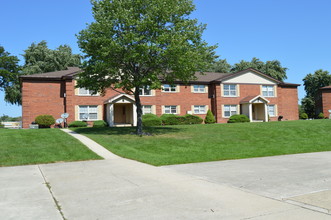 Colonial Manor in Darien, IL - Foto de edificio - Building Photo