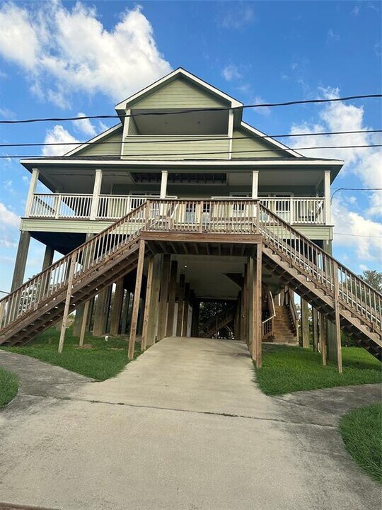 205 Rue Orleans St in Baytown, TX - Building Photo