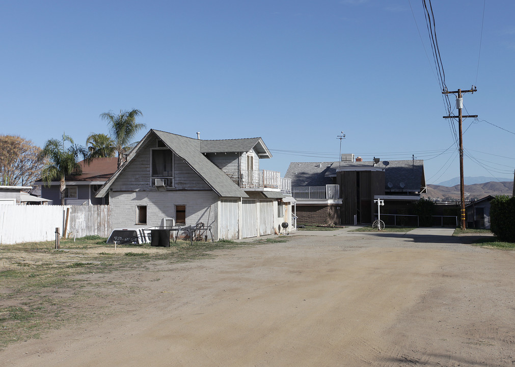 17856 Grand Ave in Lake Elsinore, CA - Building Photo