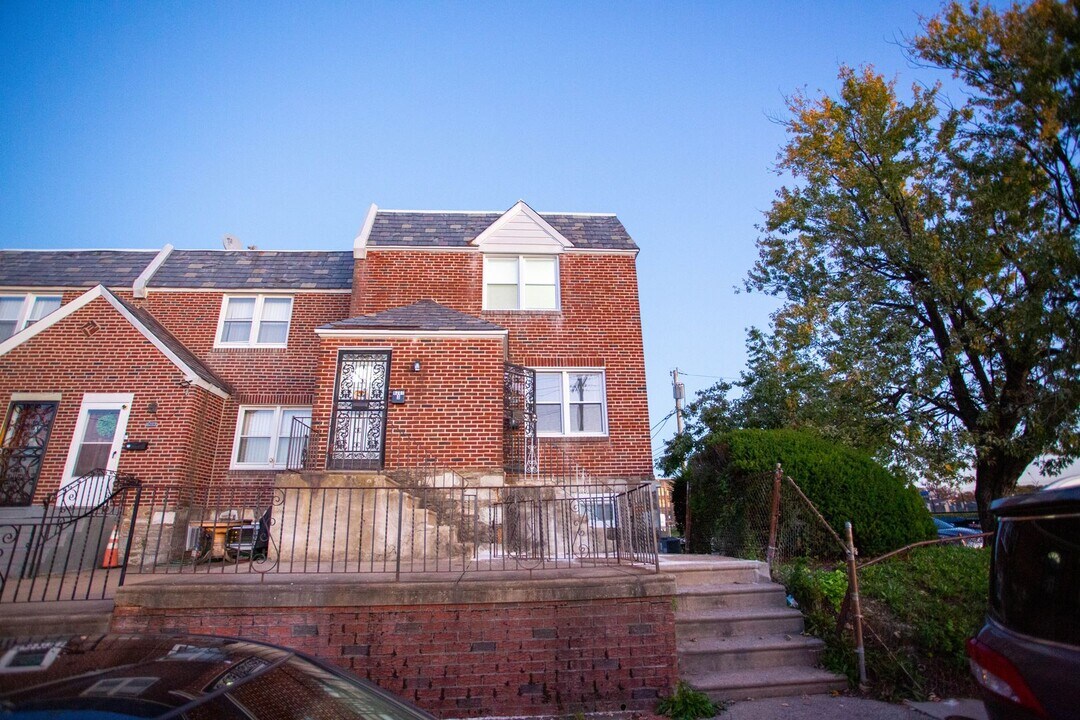 6201 Langdon St in Philadelphia, PA - Foto de edificio