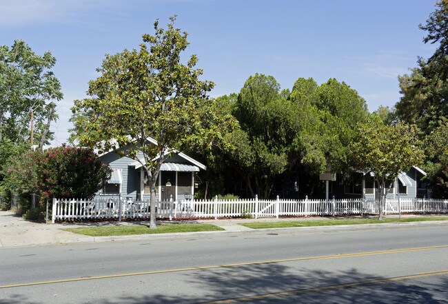 313-317 N Main St in Lake Elsinore, CA - Building Photo - Building Photo