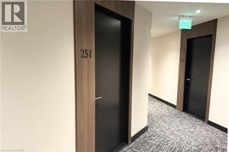 2501 Saw Whet Blvd. in Oakville, ON - Building Photo - Building Photo