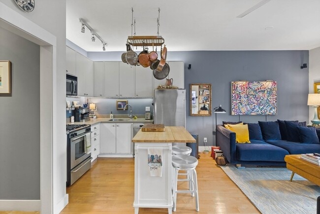 114 W Concord St in Boston, MA - Building Photo - Building Photo