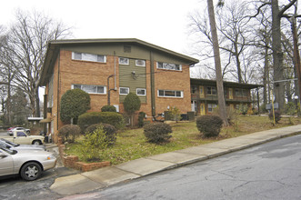 Emory Riviera Apartments in Atlanta, GA - Foto de edificio - Building Photo