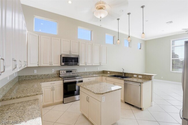 3304 Potomac Ct in Naples, FL - Building Photo - Building Photo