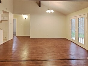 942 Somercotes Ln in Channelview, TX - Building Photo - Building Photo