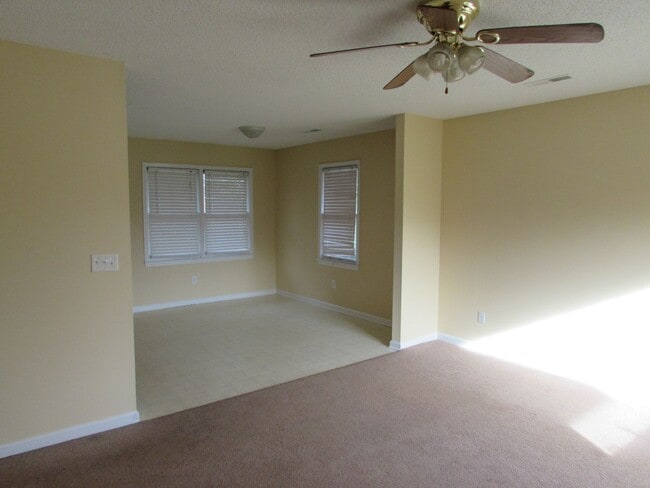 100 Annie Ct in Dalzell, SC - Building Photo - Building Photo