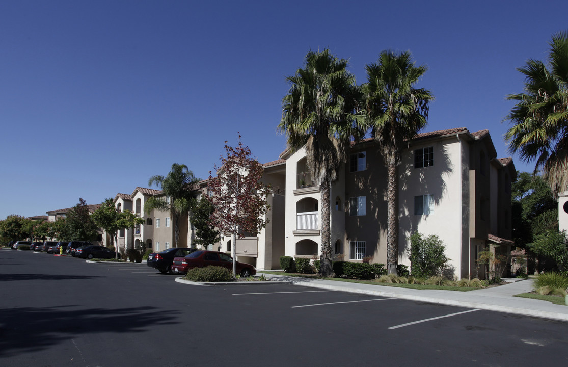 Torrey Highland Apartments in San Diego, CA - Foto de edificio