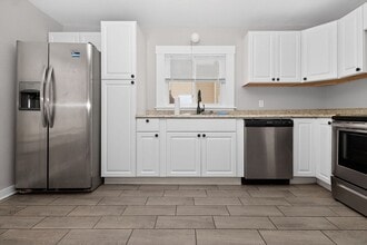 1631 W Custer Ave in Milwaukee, WI - Building Photo - Building Photo