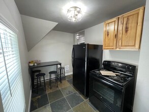 1001 N Elm St-Unit -3 in Spokane, WA - Building Photo - Building Photo