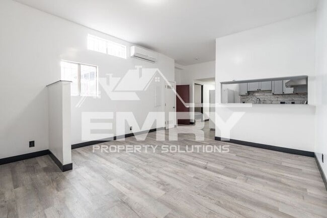 942 S Gerhart Ave in City Of Commerce, CA - Foto de edificio - Building Photo