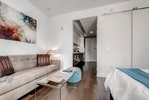605 W 42nd St in New York, NY - Building Photo
