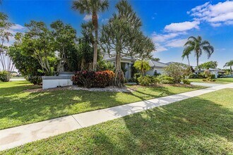11115 Boca Woods Ln in Boca Raton, FL - Building Photo - Building Photo
