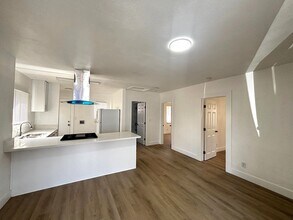 4701 S Figueroa St in Los Angeles, CA - Building Photo - Building Photo