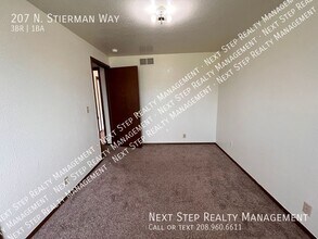 207 N Stierman Way in Eagle, ID - Building Photo - Building Photo