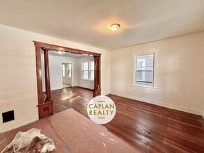 1655 State St, Unit 1 in Hamden, CT - Building Photo - Building Photo