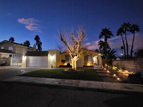 3906 Calle De Este in Las Vegas, NV - Building Photo - Building Photo