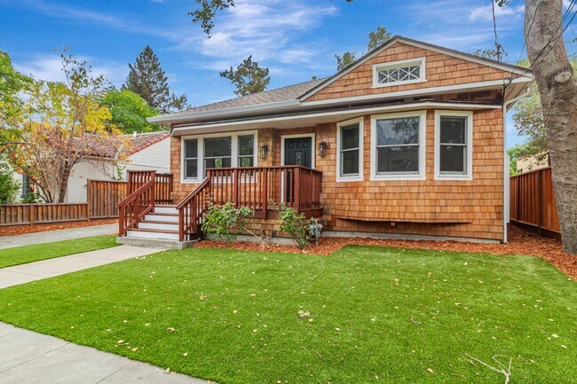 2280 Hanover St in Palo Alto, CA - Building Photo - Building Photo