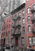 413 E 78th St in New York, NY - Building Photo - Building Photo