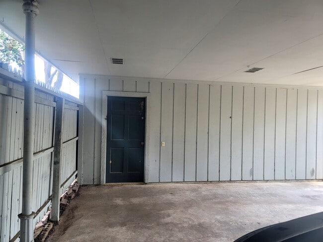 2820 N Fourth St, Unit 2 in Longview, TX - Building Photo - Building Photo