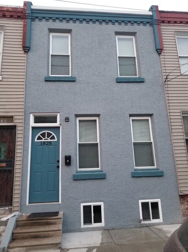 property at 1828 E Hazzard St
