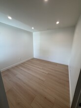 10157 Swinton Ave in North Hills, CA - Foto de edificio - Building Photo