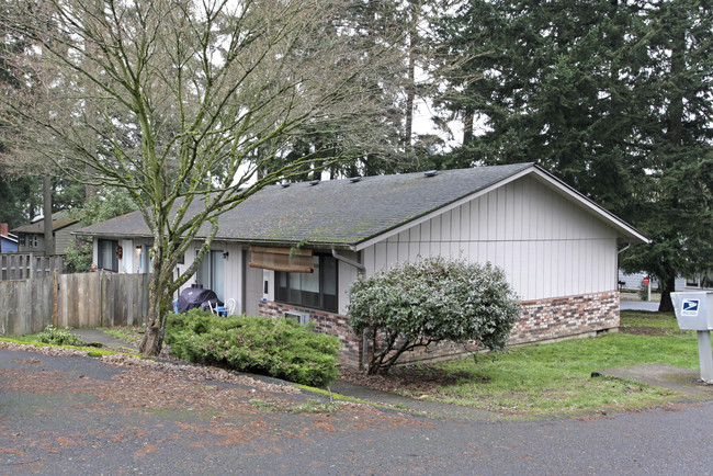 Greenwood Apartments in Beaverton, OR - Building Photo - Building Photo