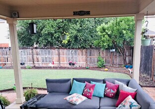 8411 White Mulberry in San Antonio, TX - Foto de edificio - Building Photo