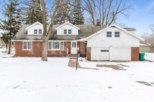 2524 Golfview Dr in Joliet, IL - Building Photo