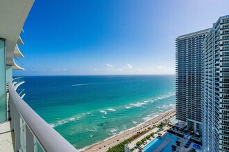 4111 S Ocean Dr in Hollywood, FL - Building Photo - Building Photo
