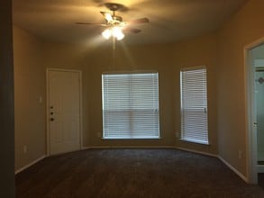 5601 Greenwich Dr in Arlington, TX - Building Photo - Building Photo