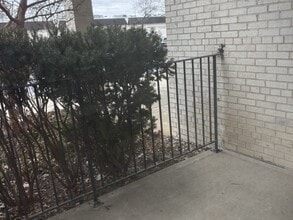 9074 W Terrace Dr in Niles, IL - Building Photo - Building Photo