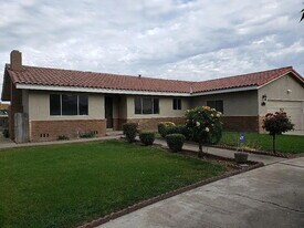 1026 Albers Rd in Modesto, CA - Building Photo