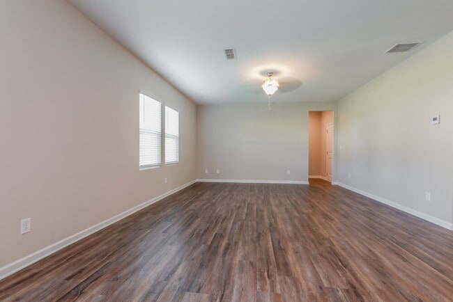 3775 Place Dr in Loganville, GA - Building Photo - Building Photo