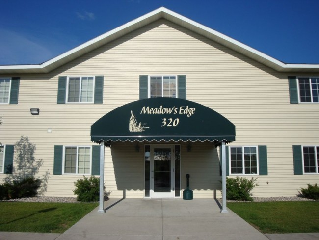 Meadows Edge Apartments in Detroit Lakes, MN - Foto de edificio - Building Photo