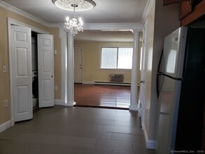1568 Meriden Rd in Waterbury, CT - Building Photo - Building Photo