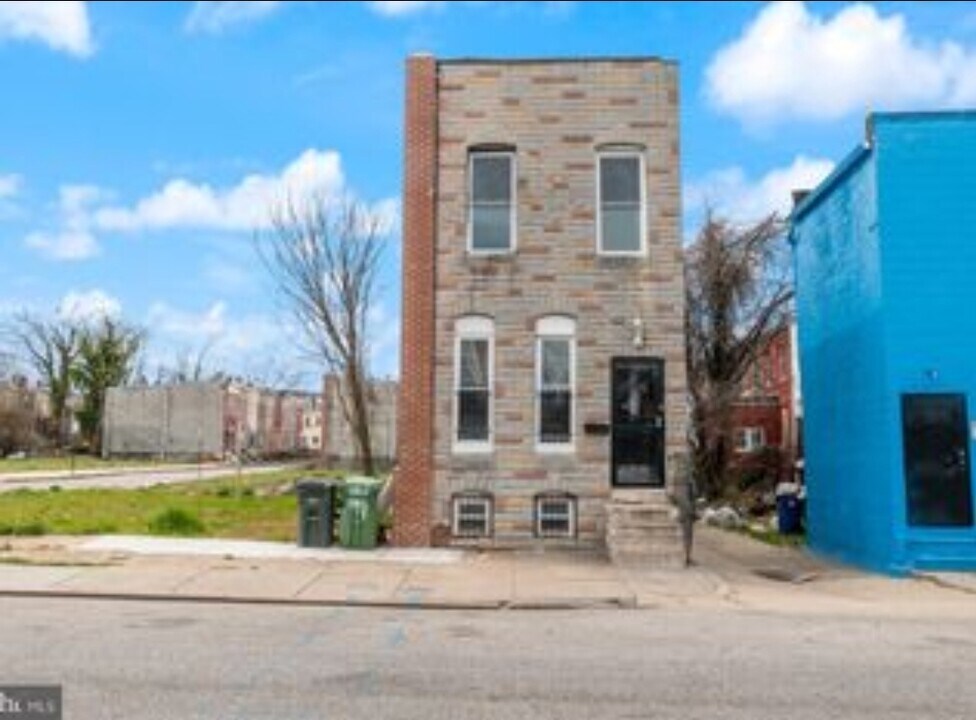 2018 N Monroe St in Baltimore, MD - Building Photo
