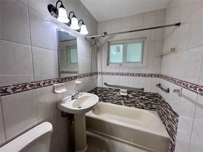 6225 SW 26th St in Miami, FL - Building Photo - Building Photo