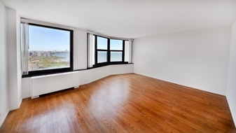 7447 S South Shore Dr in Chicago, IL - Building Photo