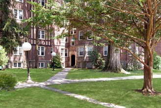 246 W Upsal St in Philadelphia, PA - Building Photo - Building Photo