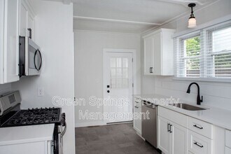 21 Granite St in Saratoga Springs, NY - Building Photo - Building Photo
