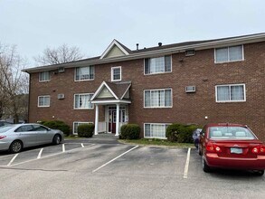 3861 Brown Ave in Manchester, NH - Building Photo - Building Photo