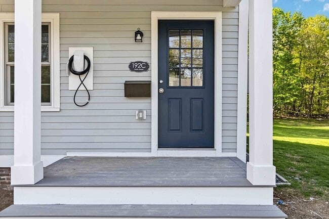 192 Main St in Medway, MA - Building Photo - Building Photo